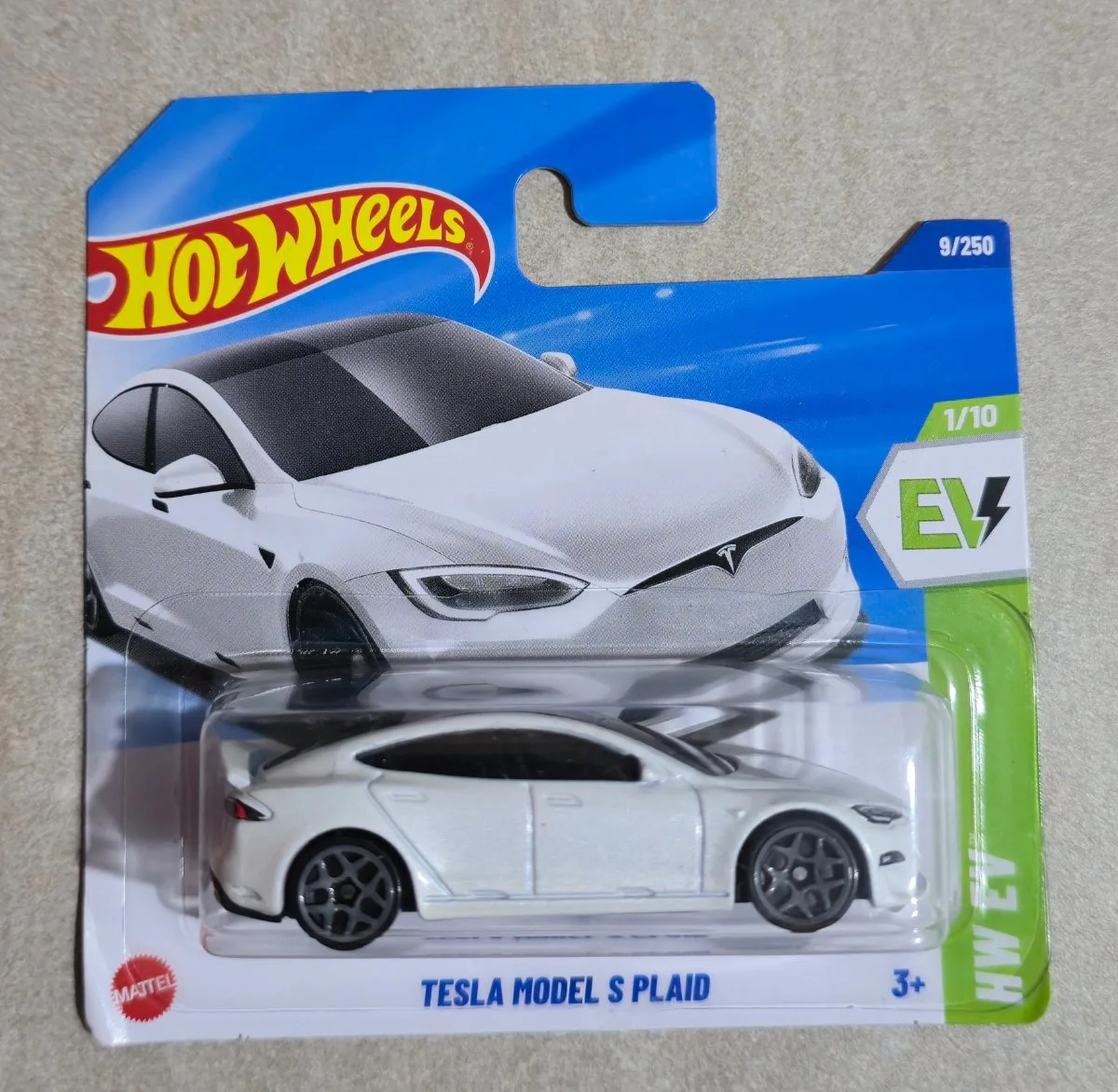 Hot Wheels Tesla Model S Plaid 1:64