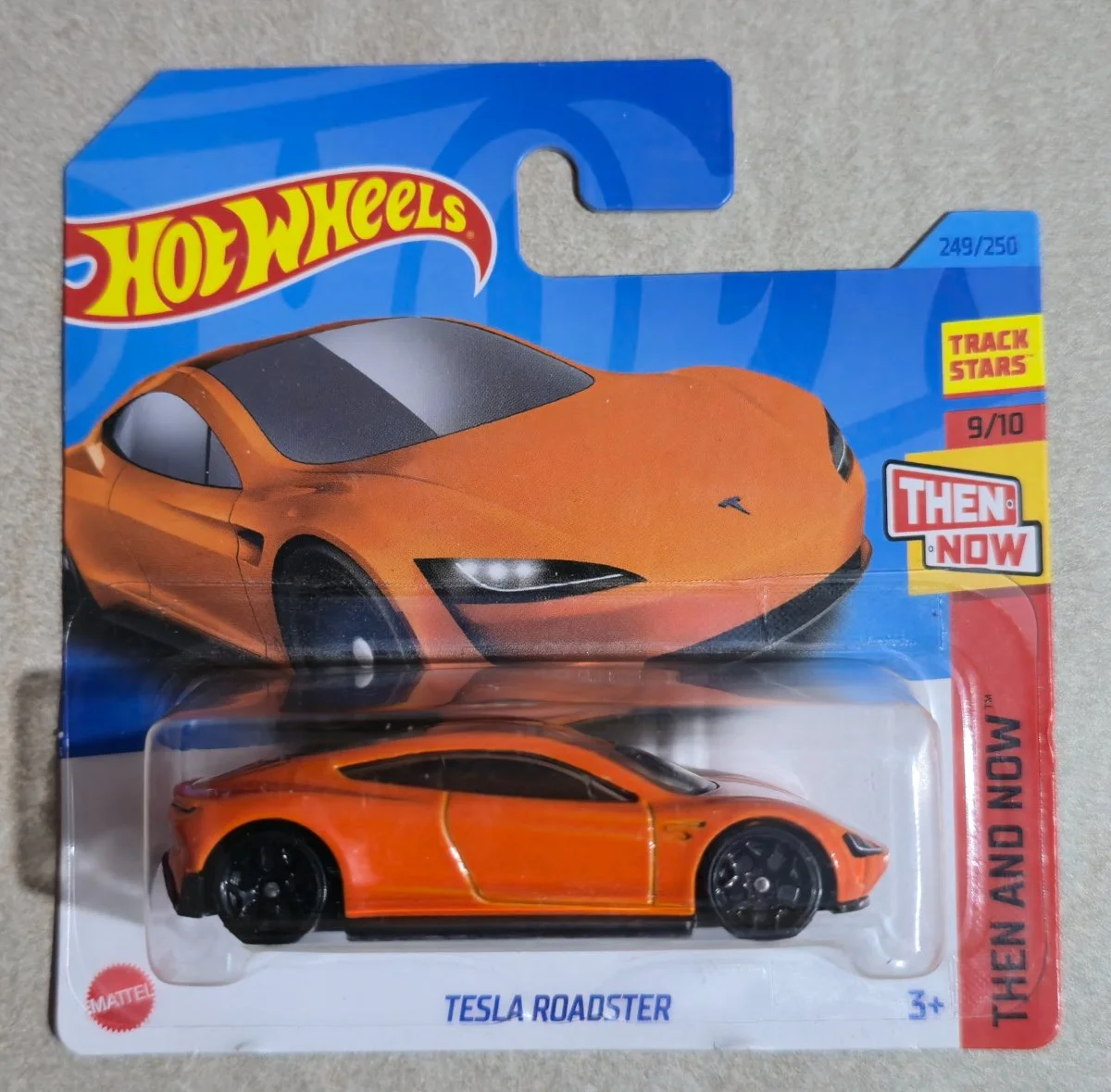 Hot Wheels Tesla Roadster 1:64