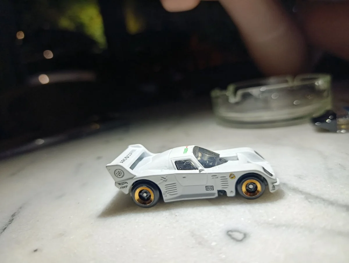 Hot Wheels La Liebre 1:64