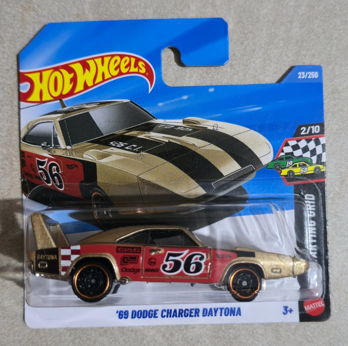 Hot Wheels '69 Dodge Charger Daytona 1:64