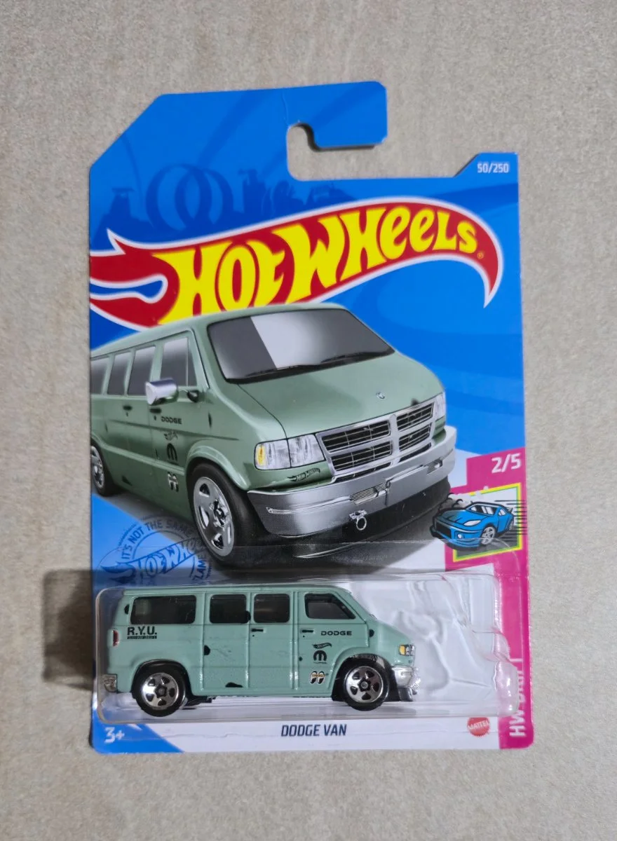 Hot Wheels Dodge Van 1:64