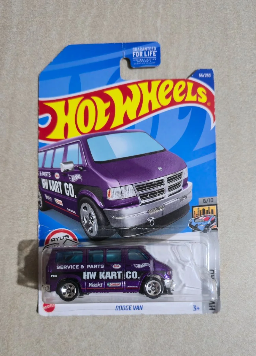 Hot Wheels Dodge Van 1:64