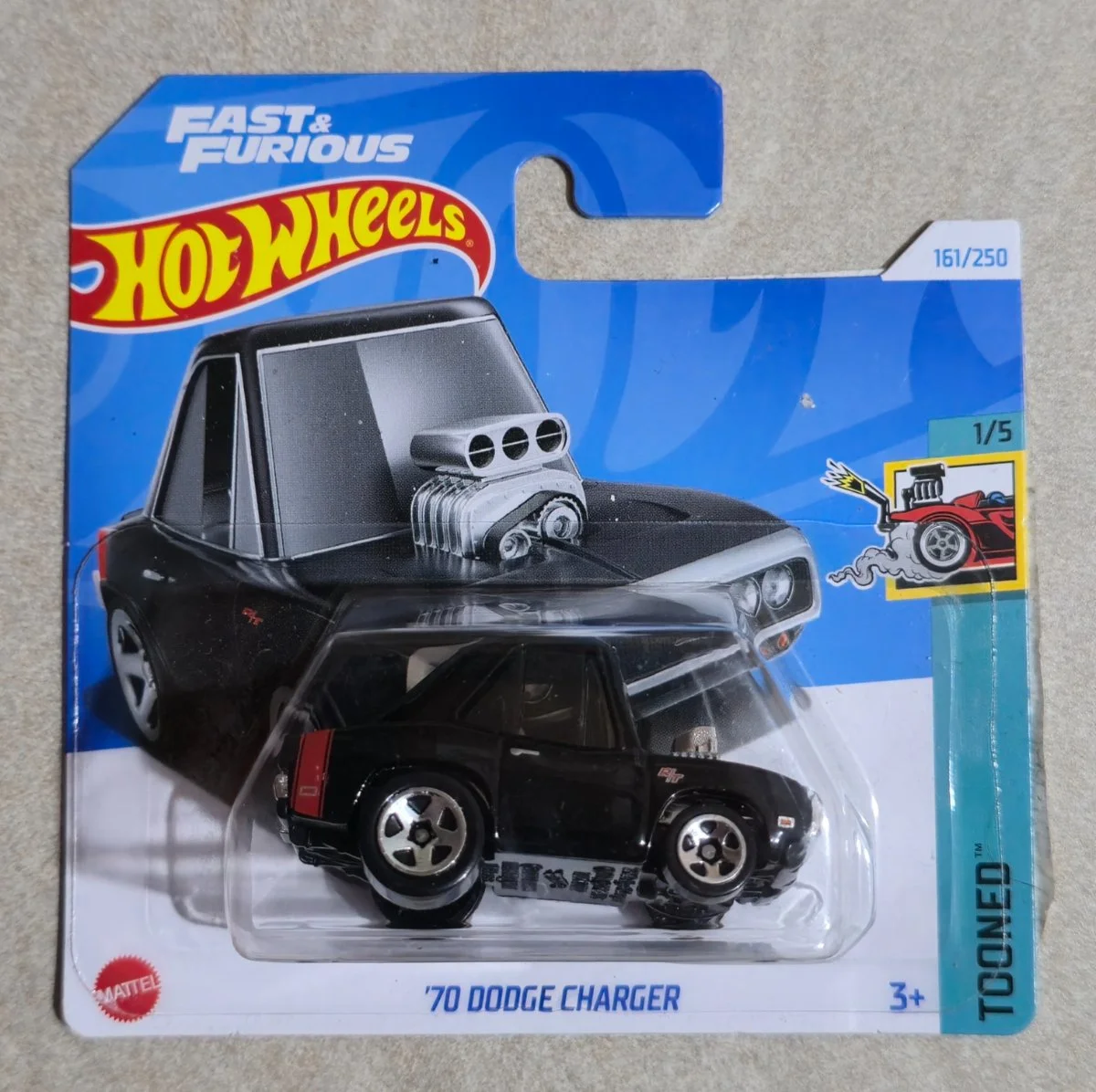 Hot Wheels '70 Dodge Charger  1:64