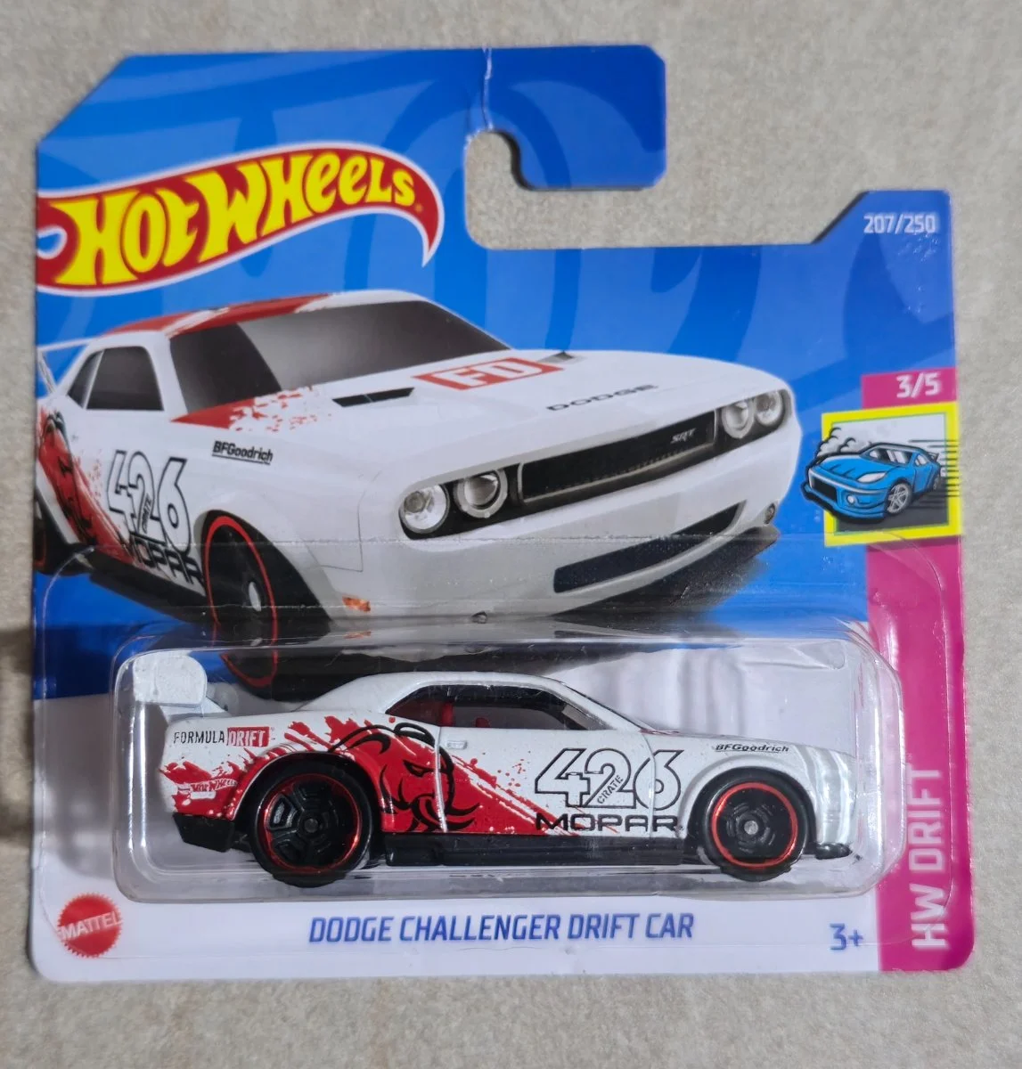 Hot Wheels Dodge Challenger Drift Car 1:64