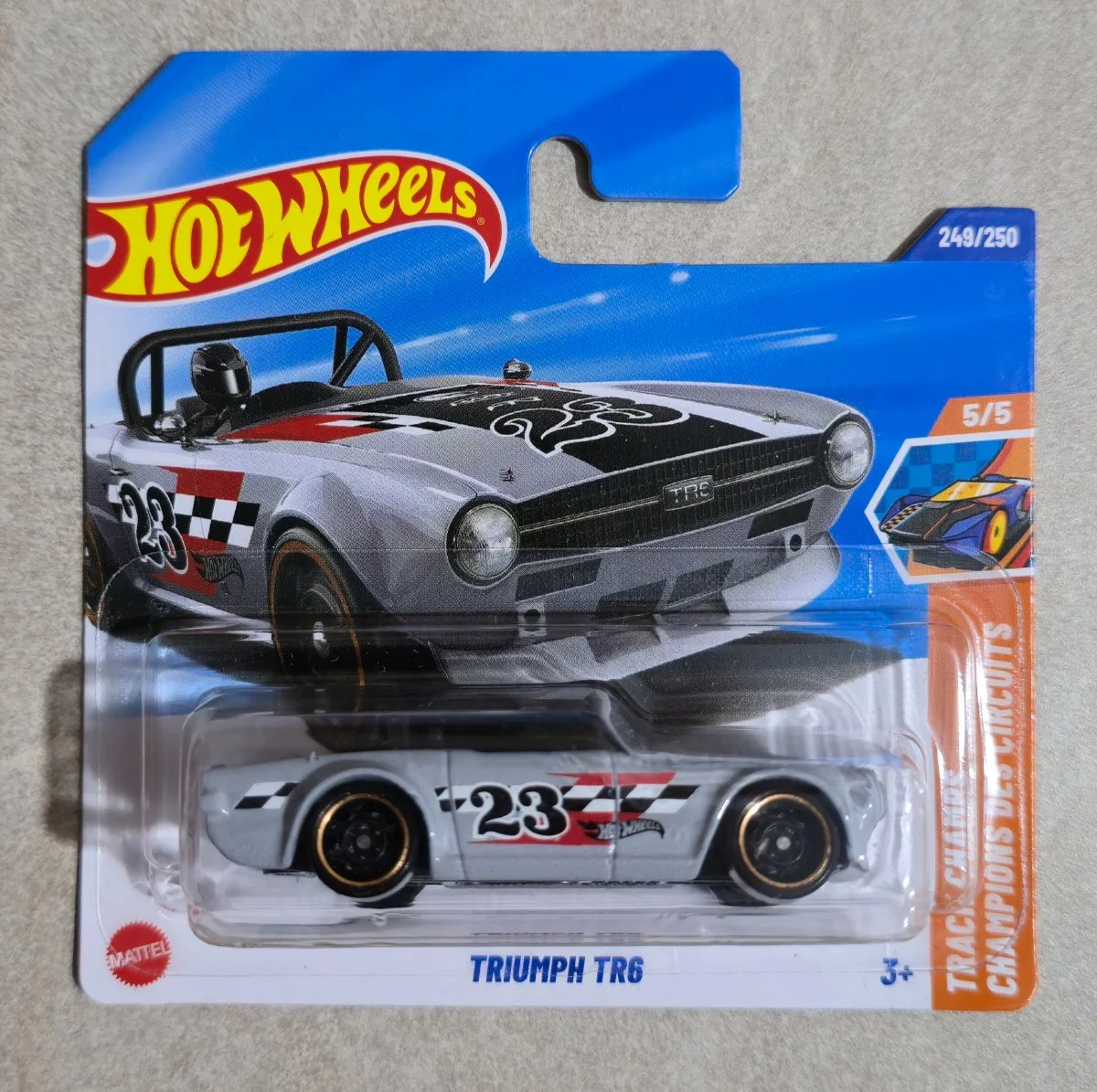 Hot Wheels Triumph TR6 1:64