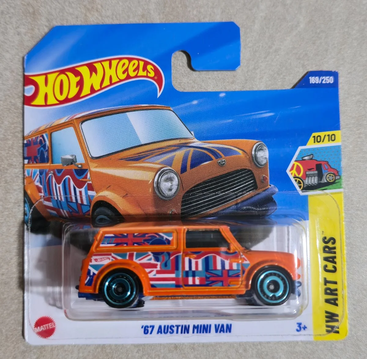Hot Wheels '67 Austin Mini Van 1:64