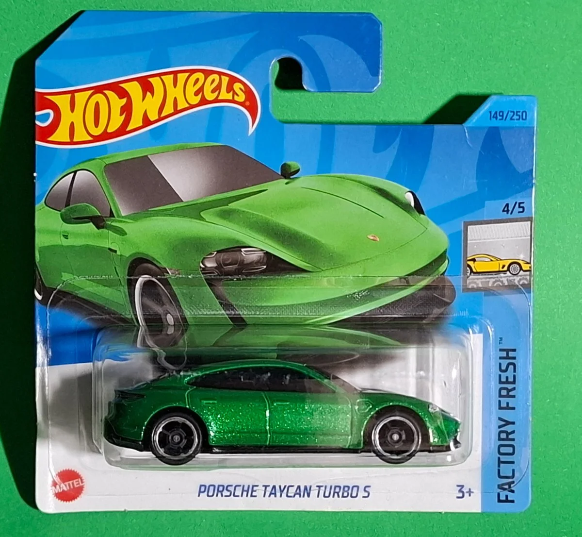 Hot Wheels PORSCHE TAYCAN TURBO S 1:64