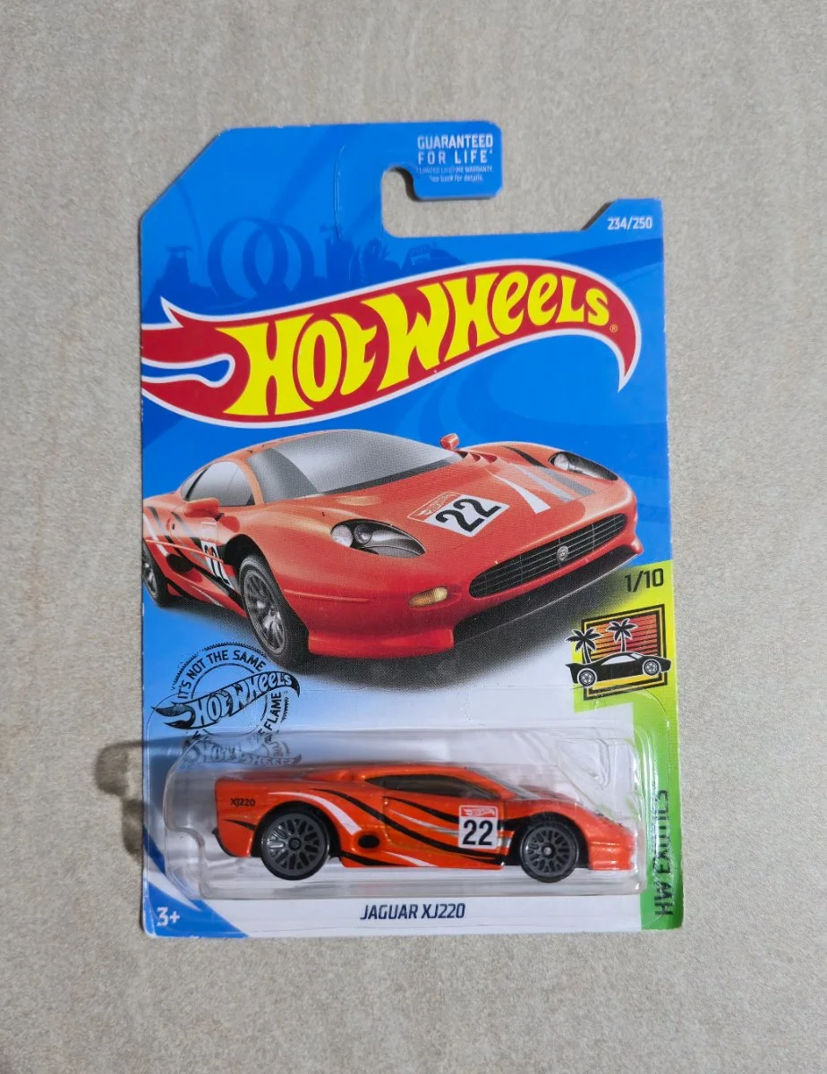 Hot Wheels Jaguar XJ220 1:64