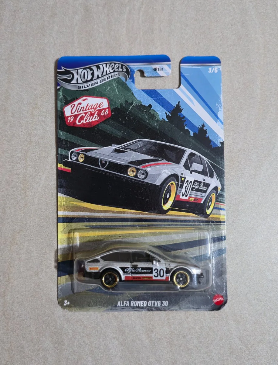 Hot Wheels Alfa Romeo GTV6 30 1:64