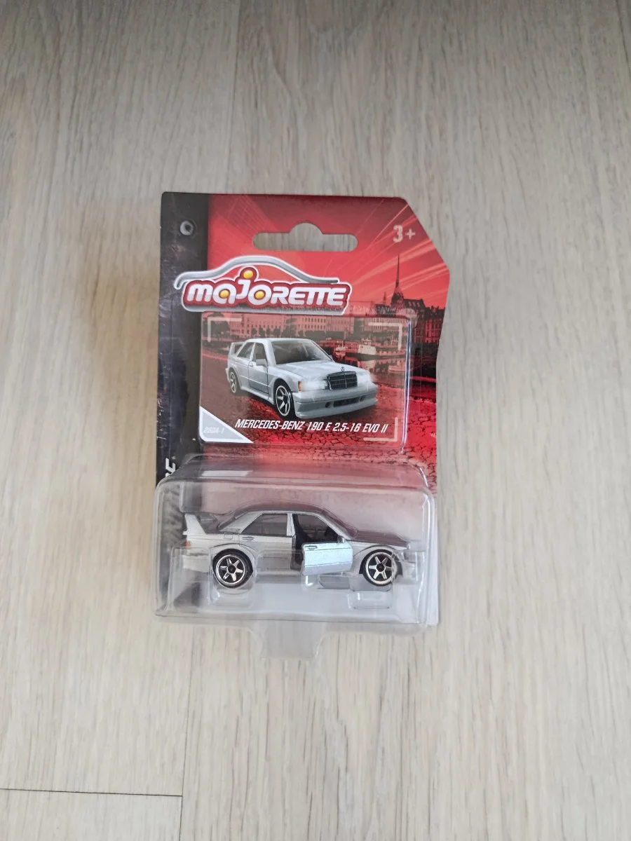 Majorette Mercedes Benz 190 E 2.5 EVO 1:64