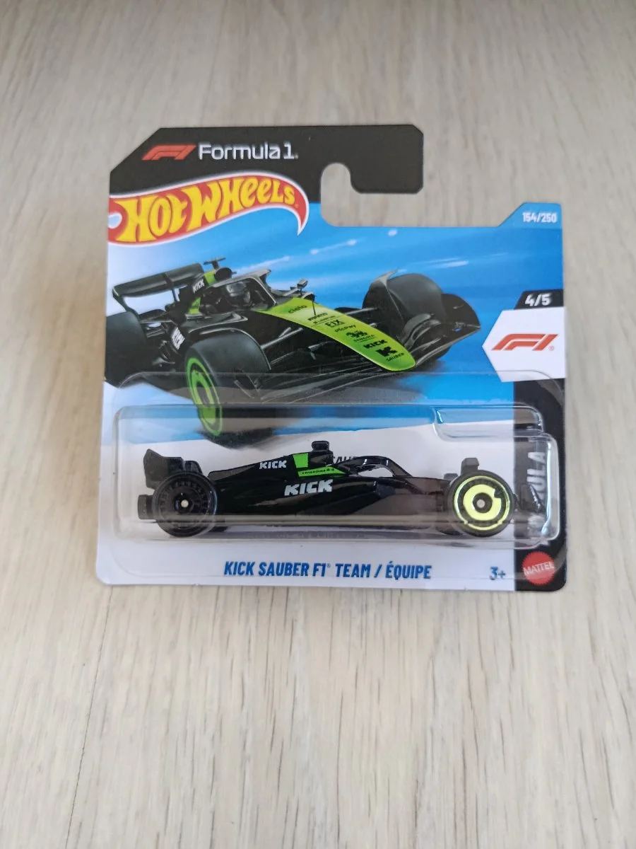 Hot Wheels KICK Sauber F1 1:64