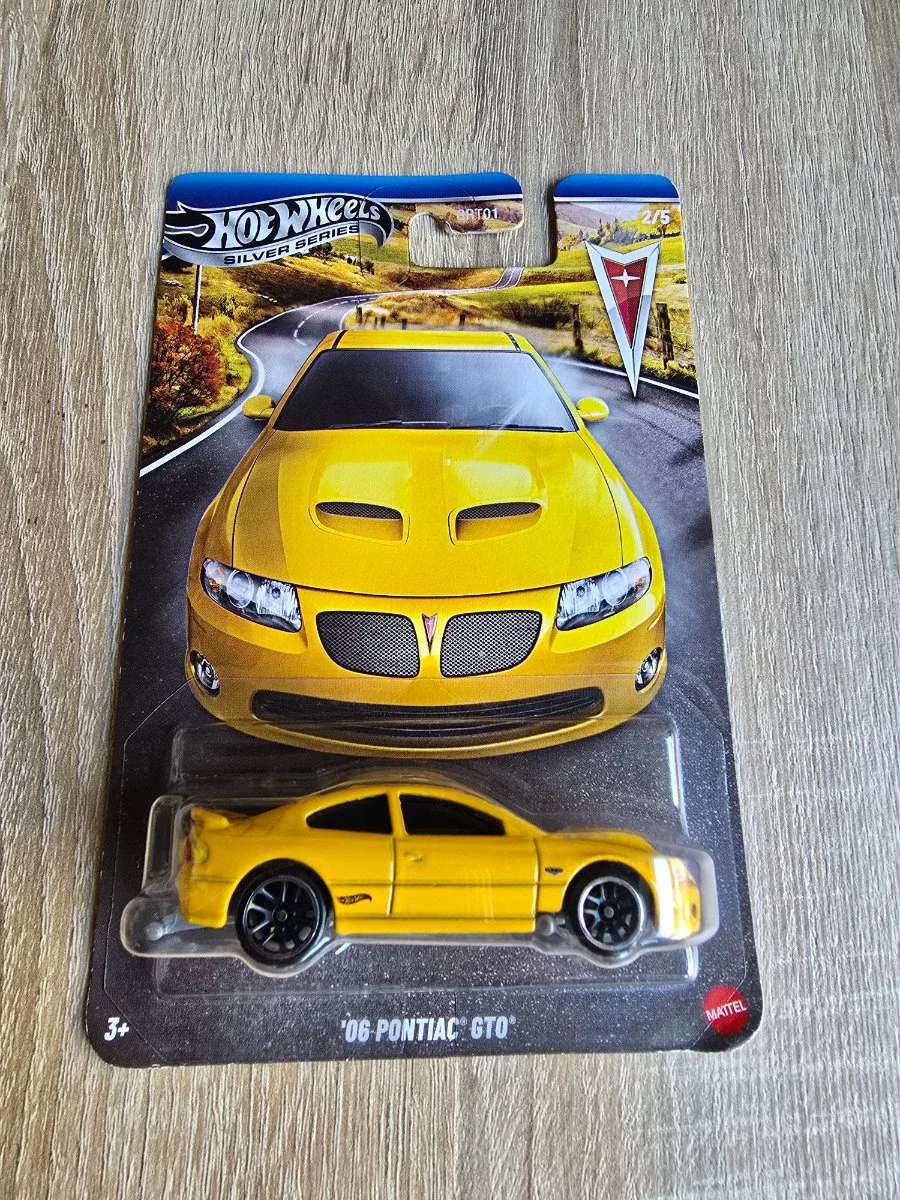 Hot Wheels O6-PONTIAC GTO  1:64