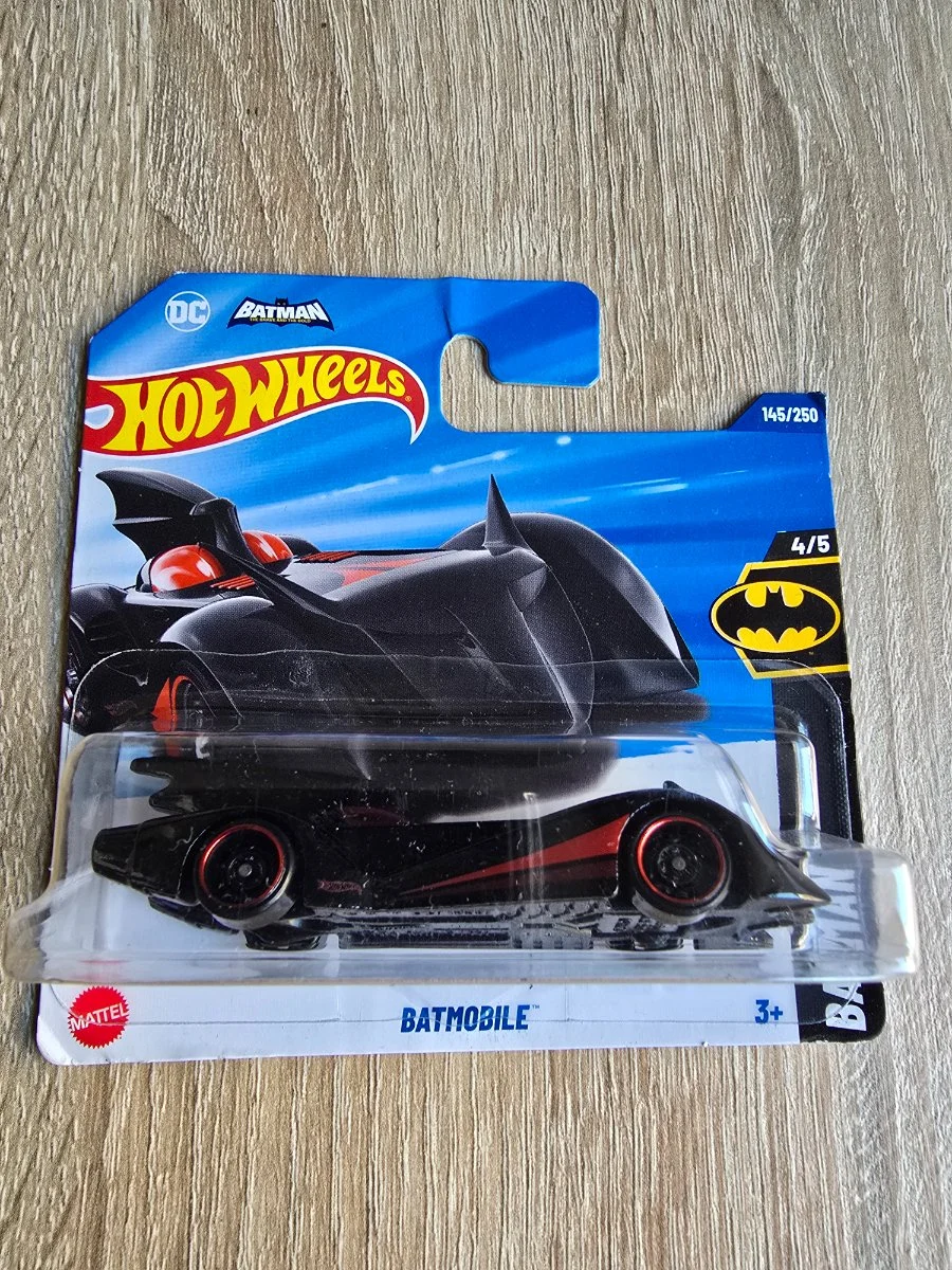 Hot Wheels BATMOBILE 1:64