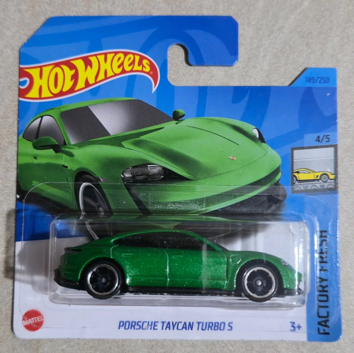 Hot Wheels Porsche Taycan Turbo S 1:64
