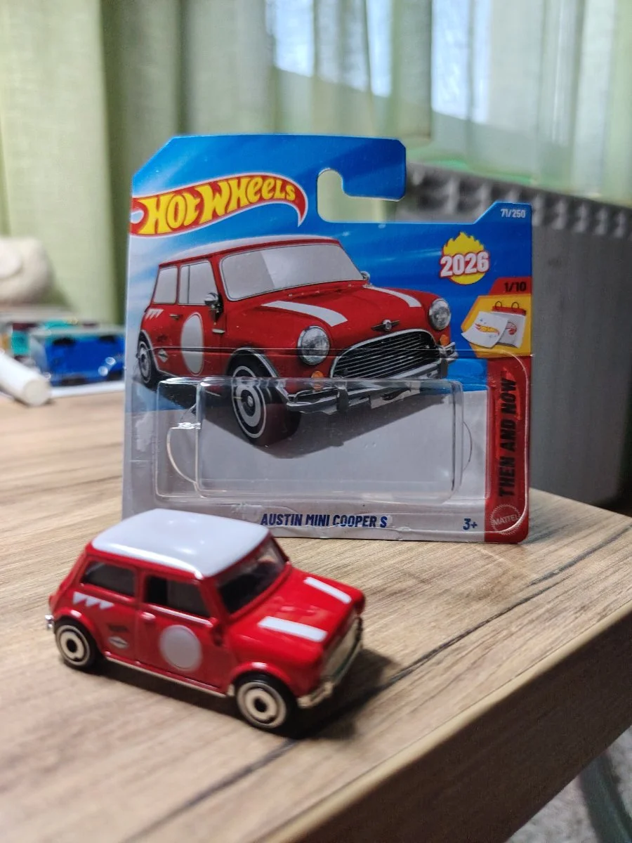 Hot Wheels Austin Mini Cooper S 1:64