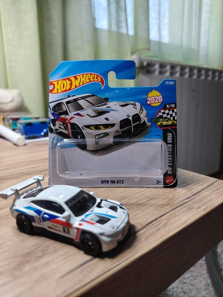 Hot Wheels BMW M4 GT3 1:64
