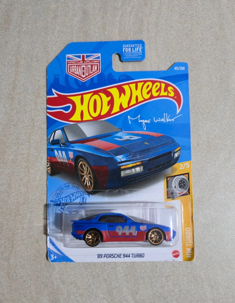 Hot Wheels '89 Porsche 944 Turbo 1:64