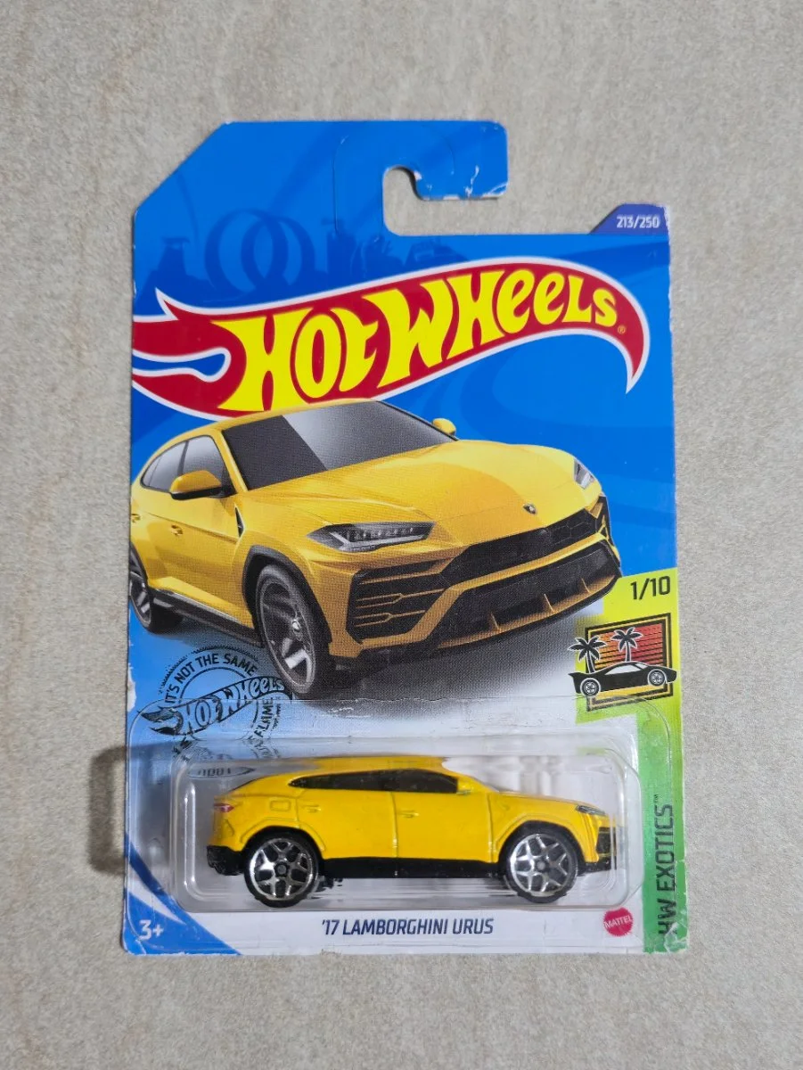 Hot Wheels '17 Lamborghini Urus 1:64