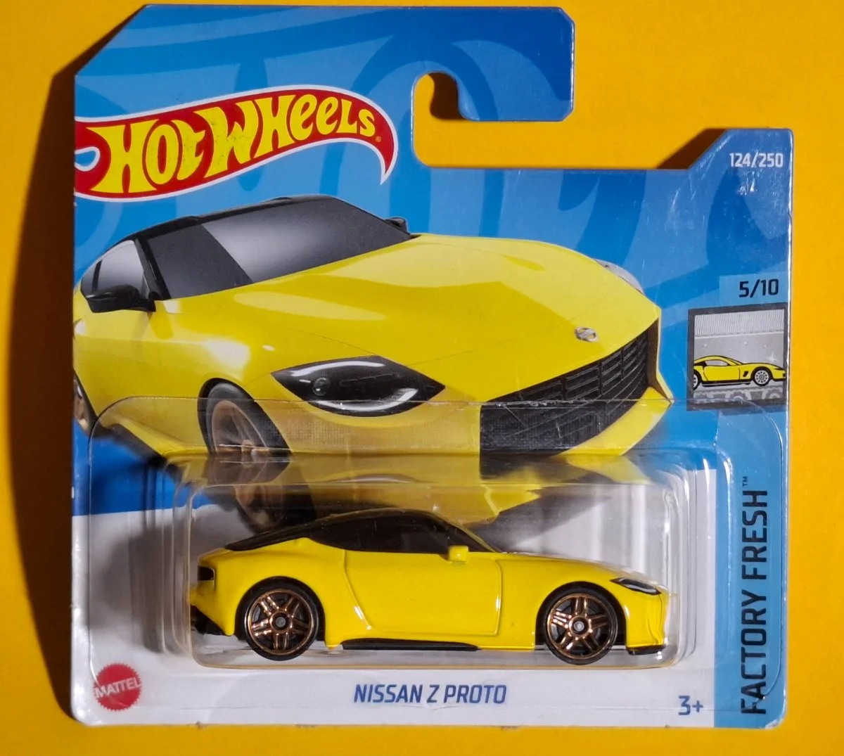 Hot Wheels NISSAN Z PROTO 1:64