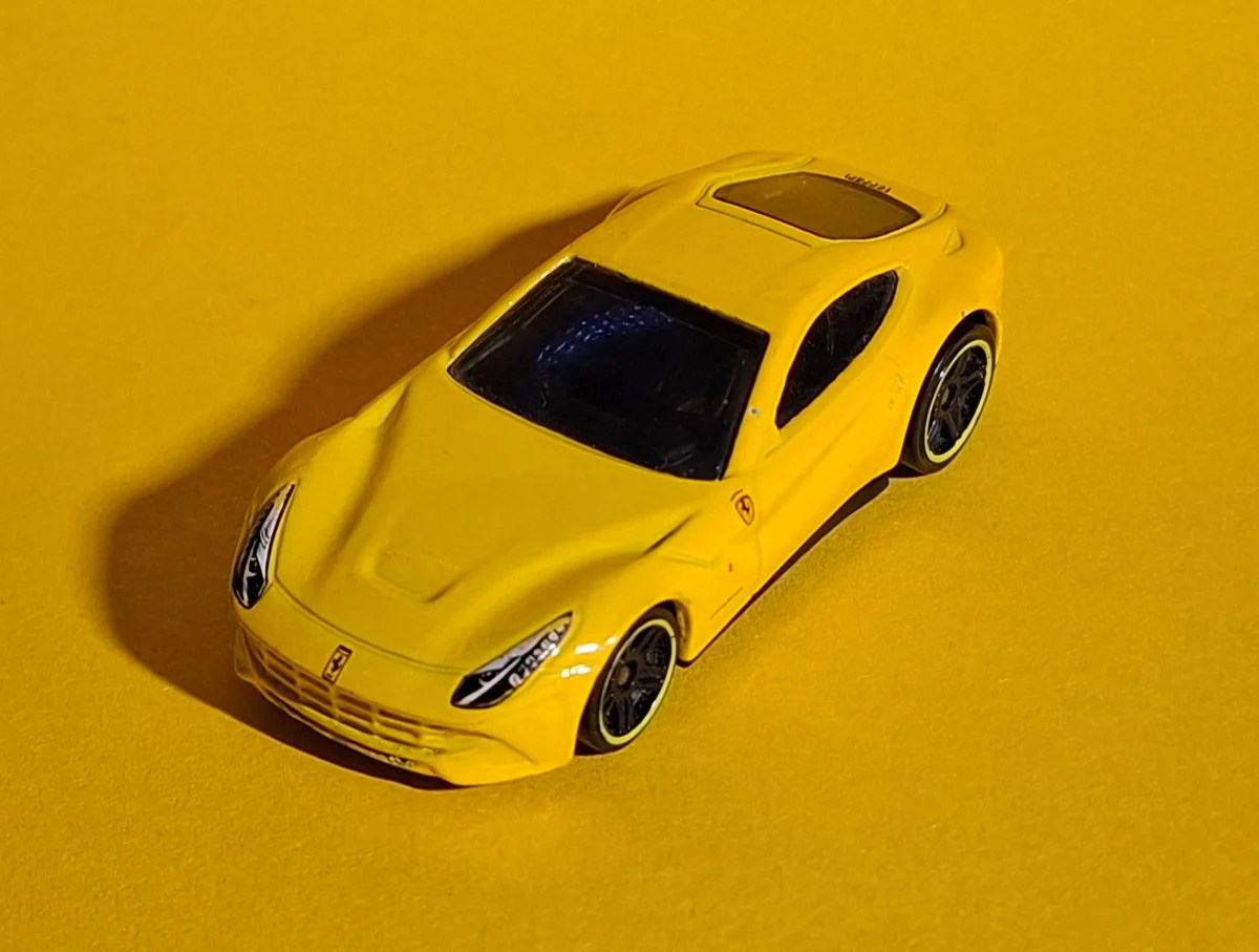 Hot Wheels FERRARI F12berlinetta 1:64