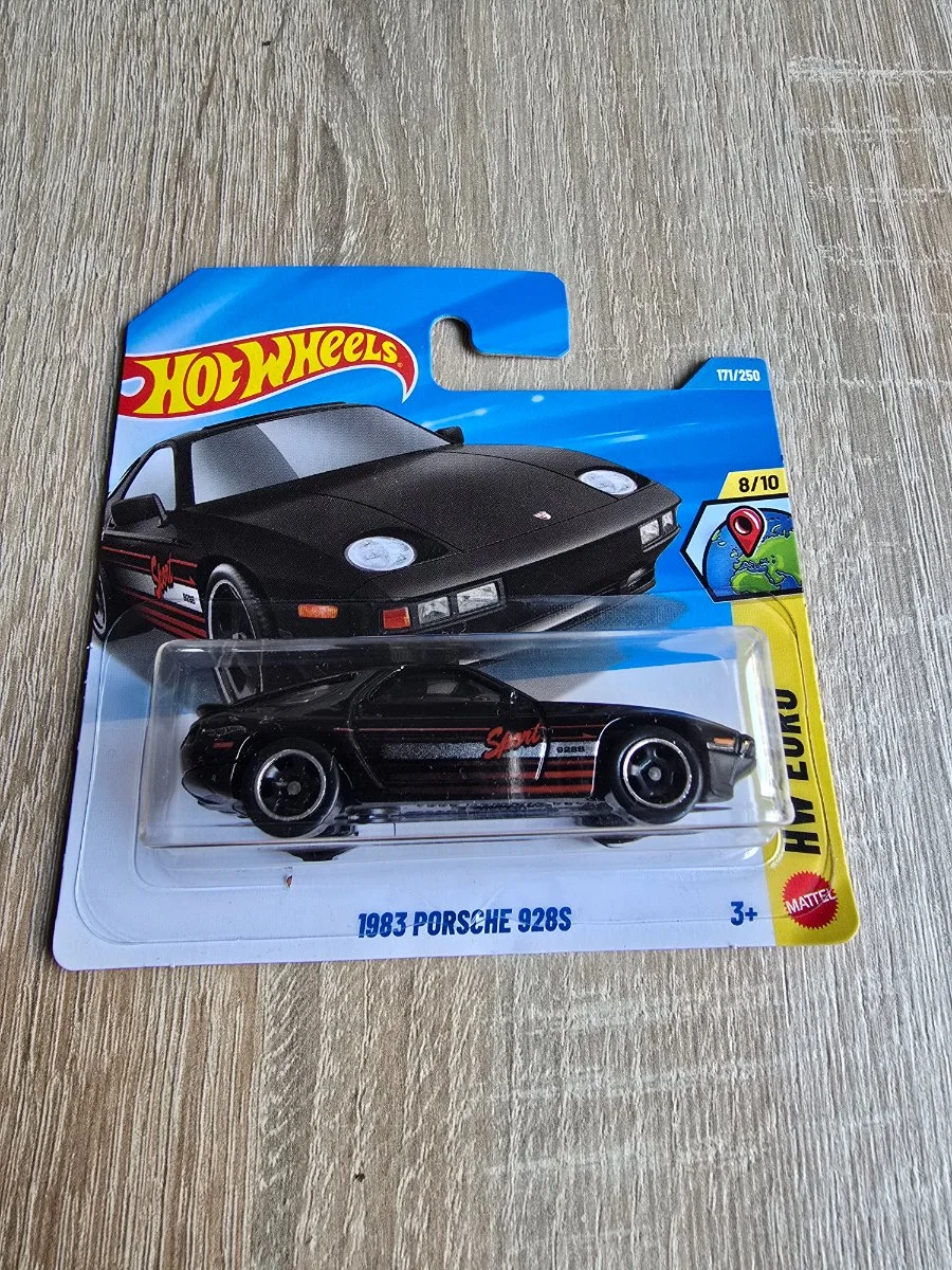 Hot Wheels 983 PORSCHE 928S 1:64