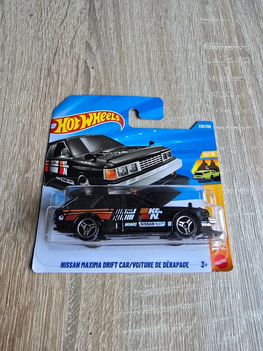 Hot Wheels NISSAN MAXIMA DRIFT CAR/VOITURE DE DÉRAPAGE 1:64
