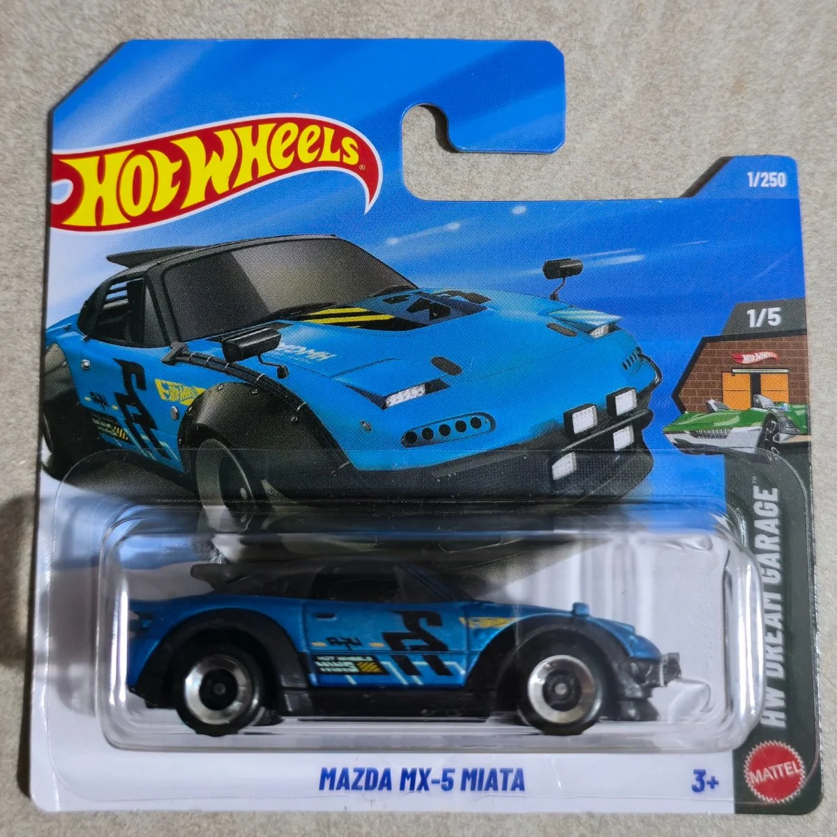 Hot Wheels Mazda MX-5 Miata 1:64