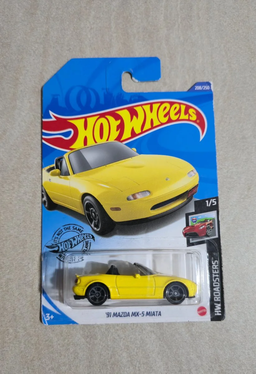 Hot Wheels '91 Mazda MX-5 Miata 1:64