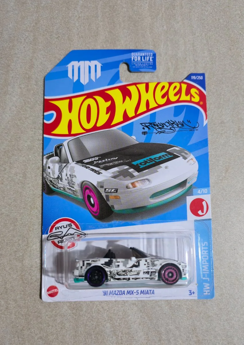 Hot Wheels '91 Mazda MX-5 Miata 1:64