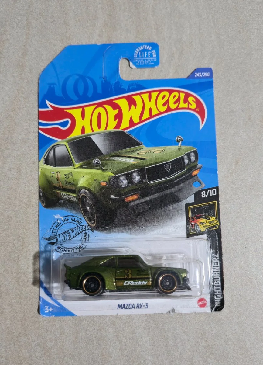 Hot Wheels Mazda RX-3 1:64