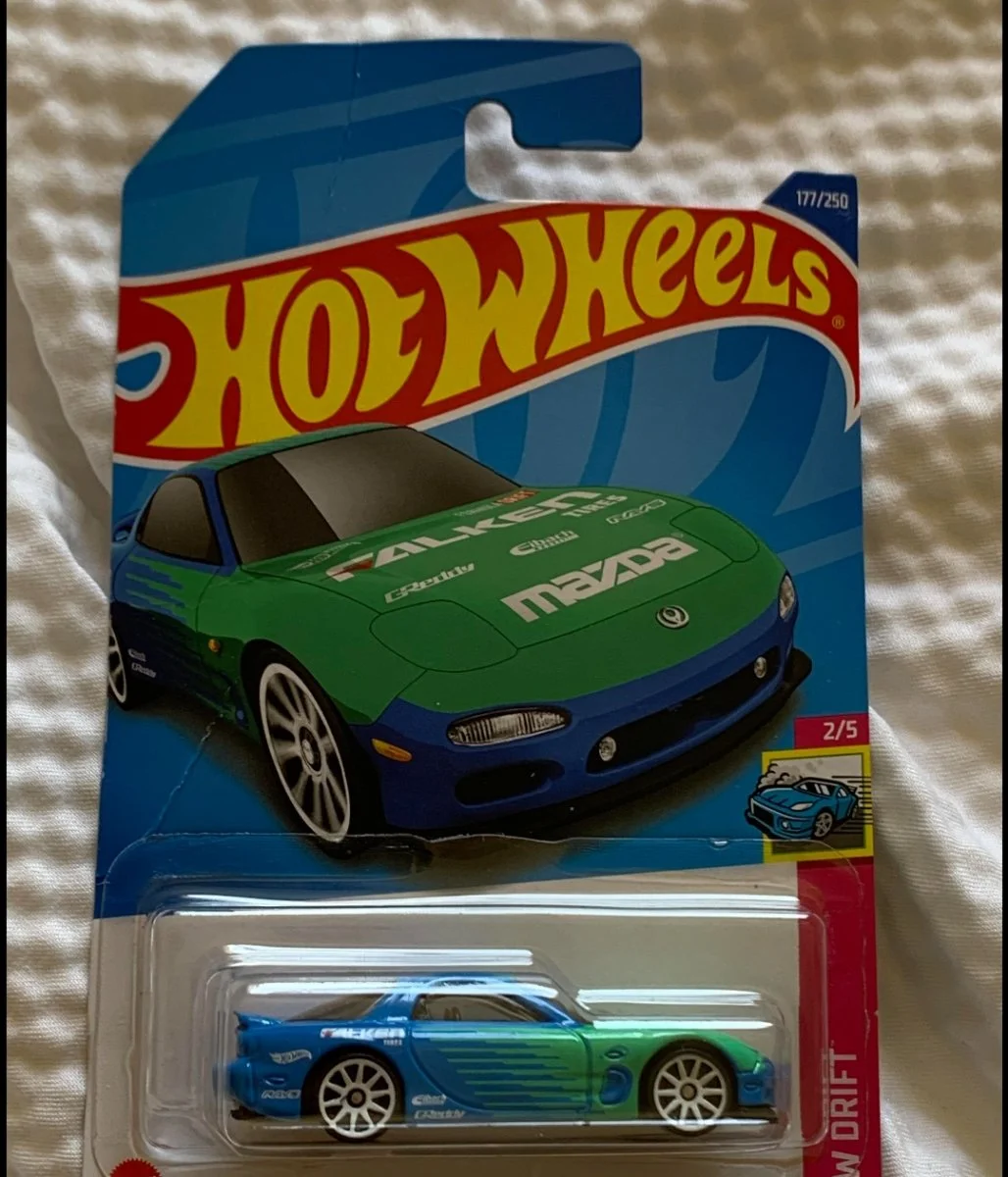 Hot Wheels 95 mazda rx-7 1:64