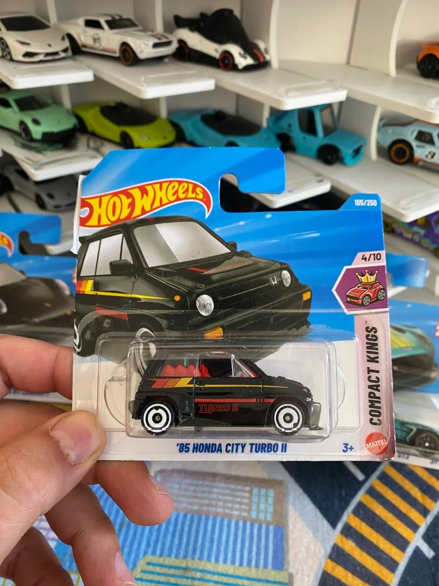 Hot Wheels 85’ Honda city turbo II 1:64