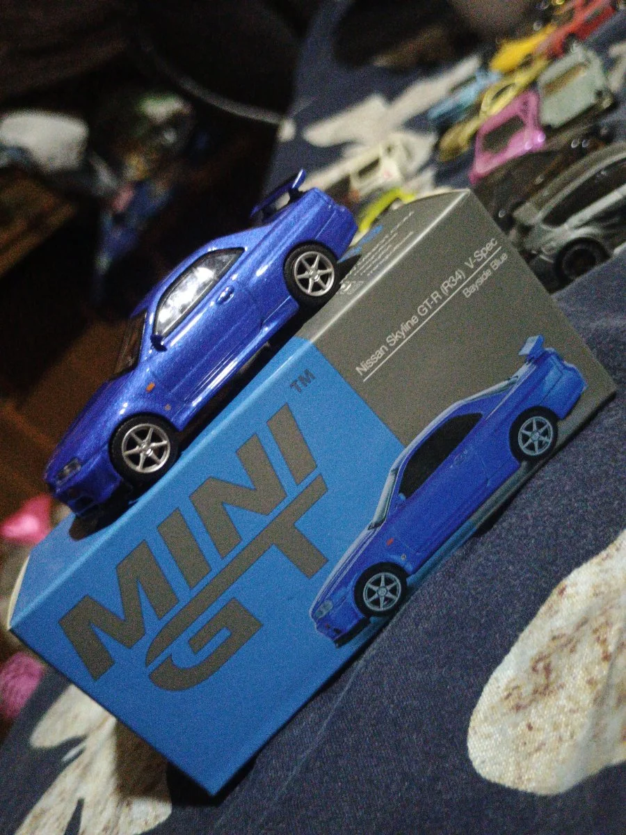 AutoArt Nissan Skyline R34 GT-R 1:64