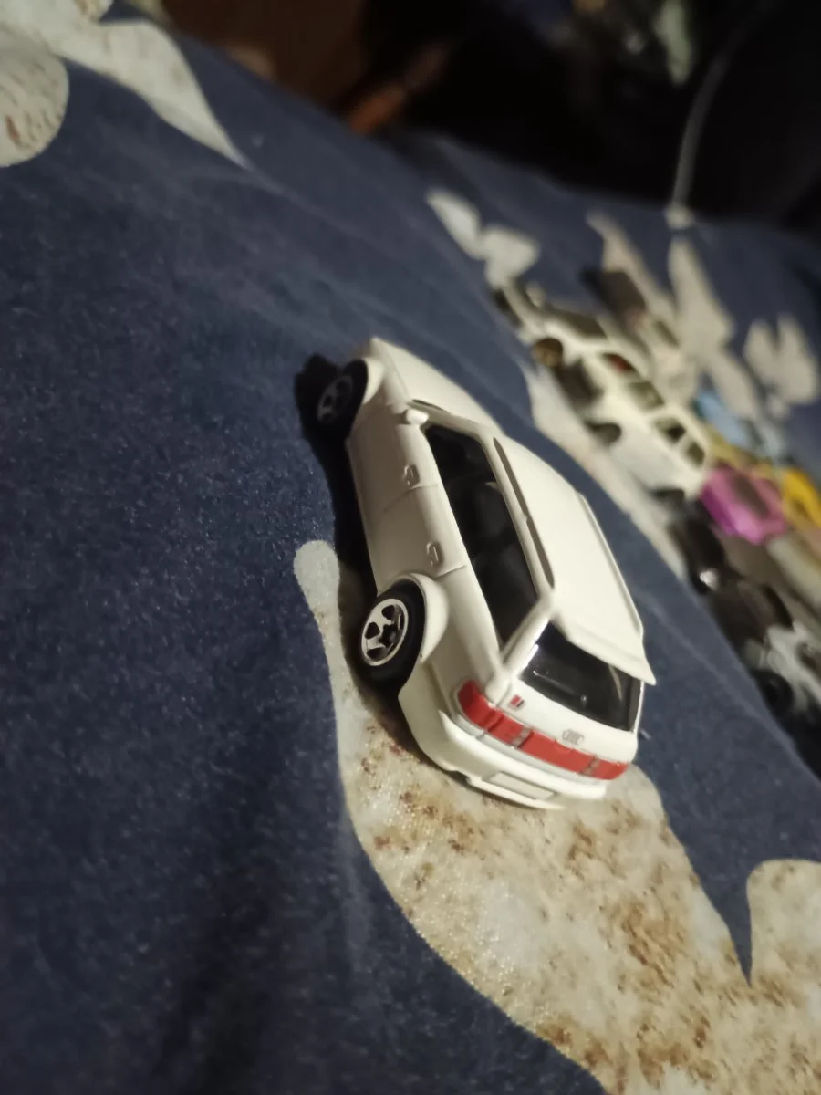Hot Wheels '94 Audi Avant RS2 1:64