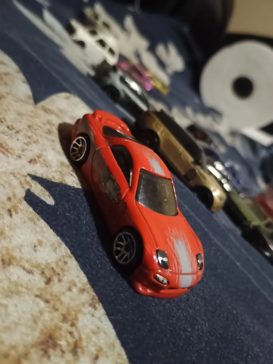 Hot Wheels Mazda RX7 FF  1:64