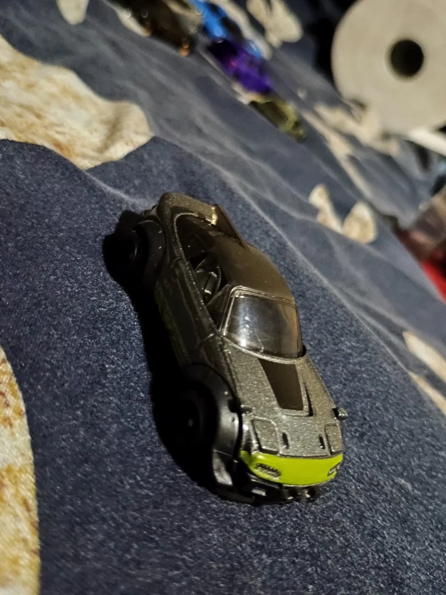 Hot Wheels Mazda Miata 1:64