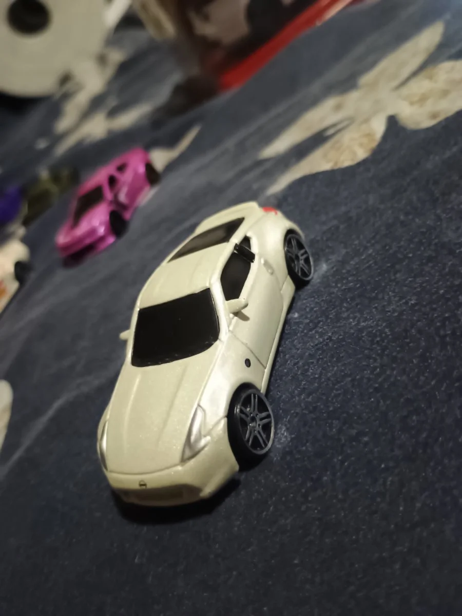 Maisto Nissan 370z 1:64