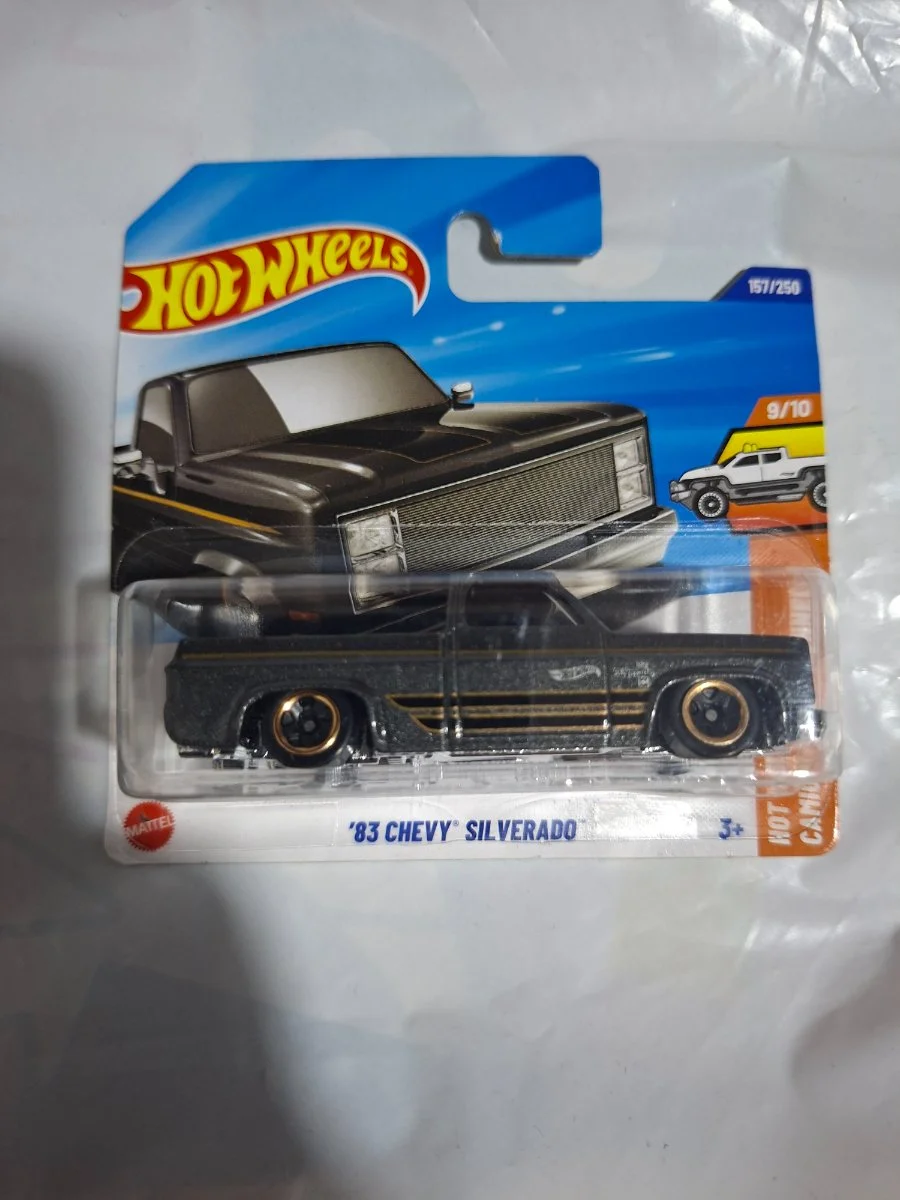 Hot Wheels '83 Chevy Silverado 1:64