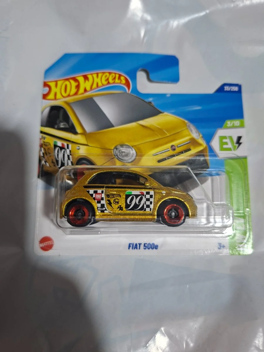 Hot Wheels Fiat 500e 1:64