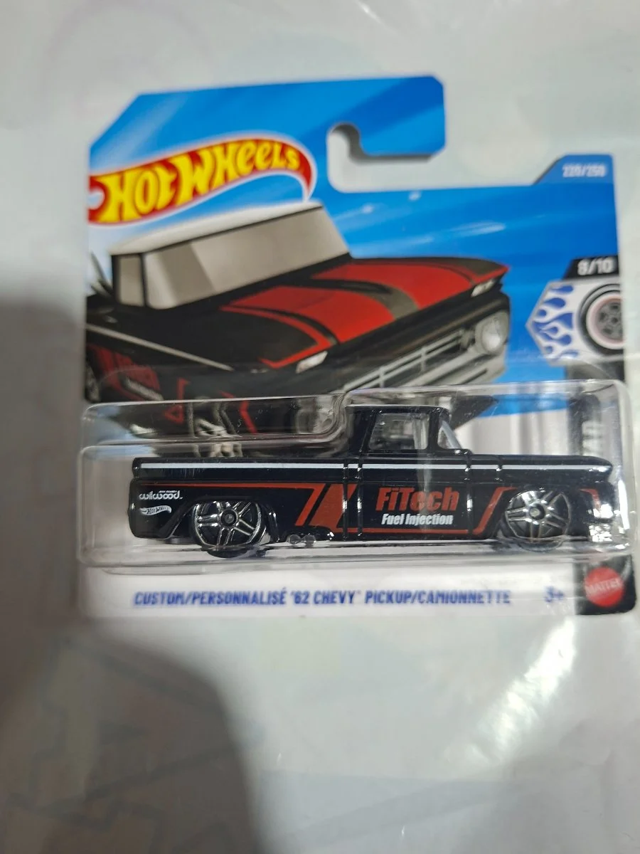 Hot Wheels '62 Chevy custom pickup 1:64