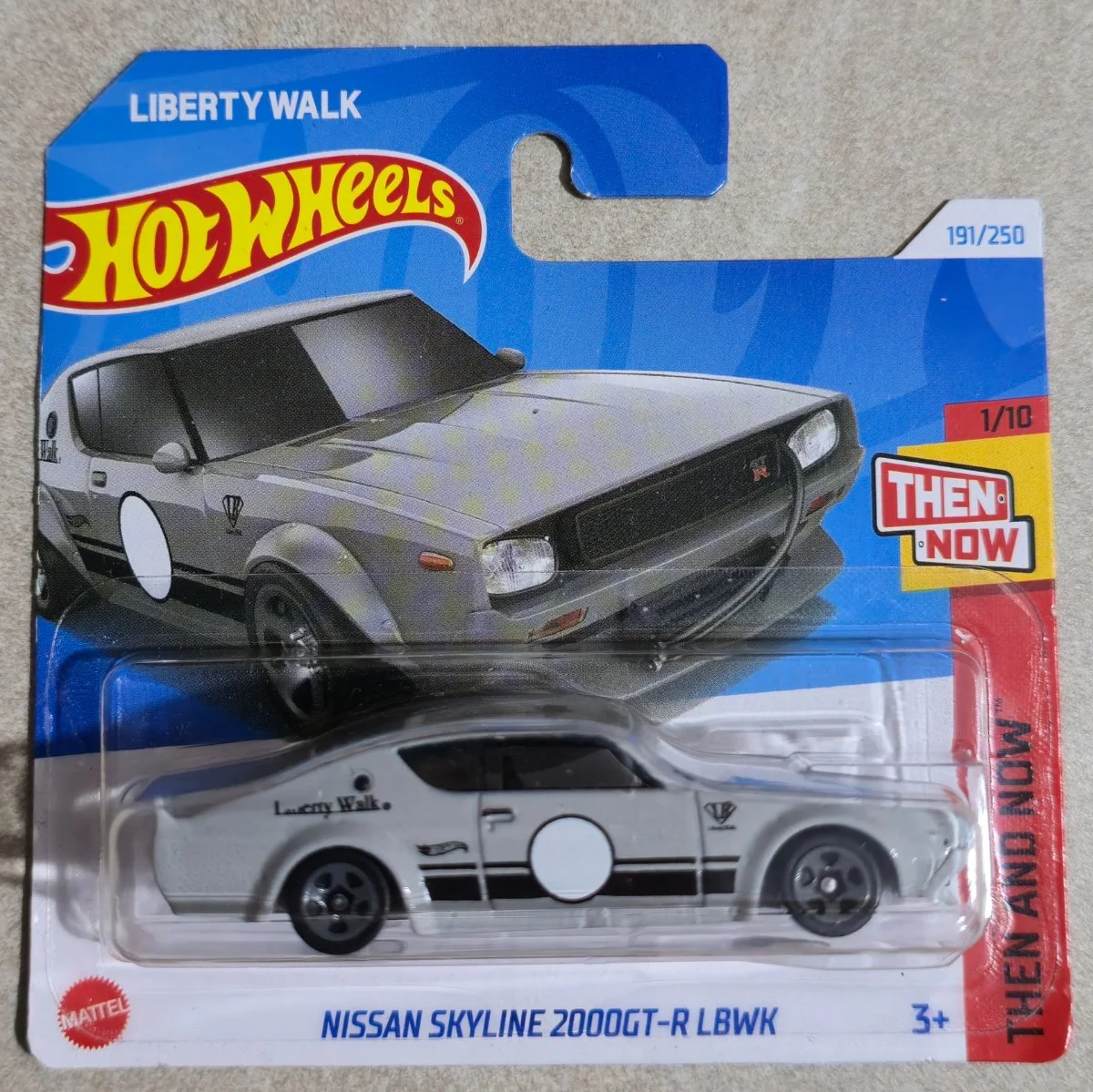 Hot Wheels Nissan Skyline 2000GT-R LBWK 1:64