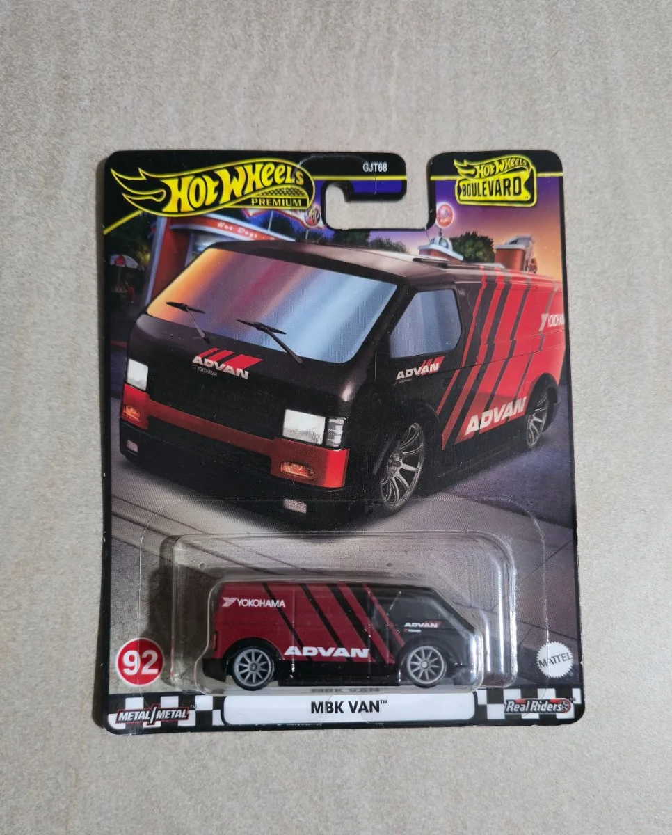 Hot Wheels MBK Van 1:64