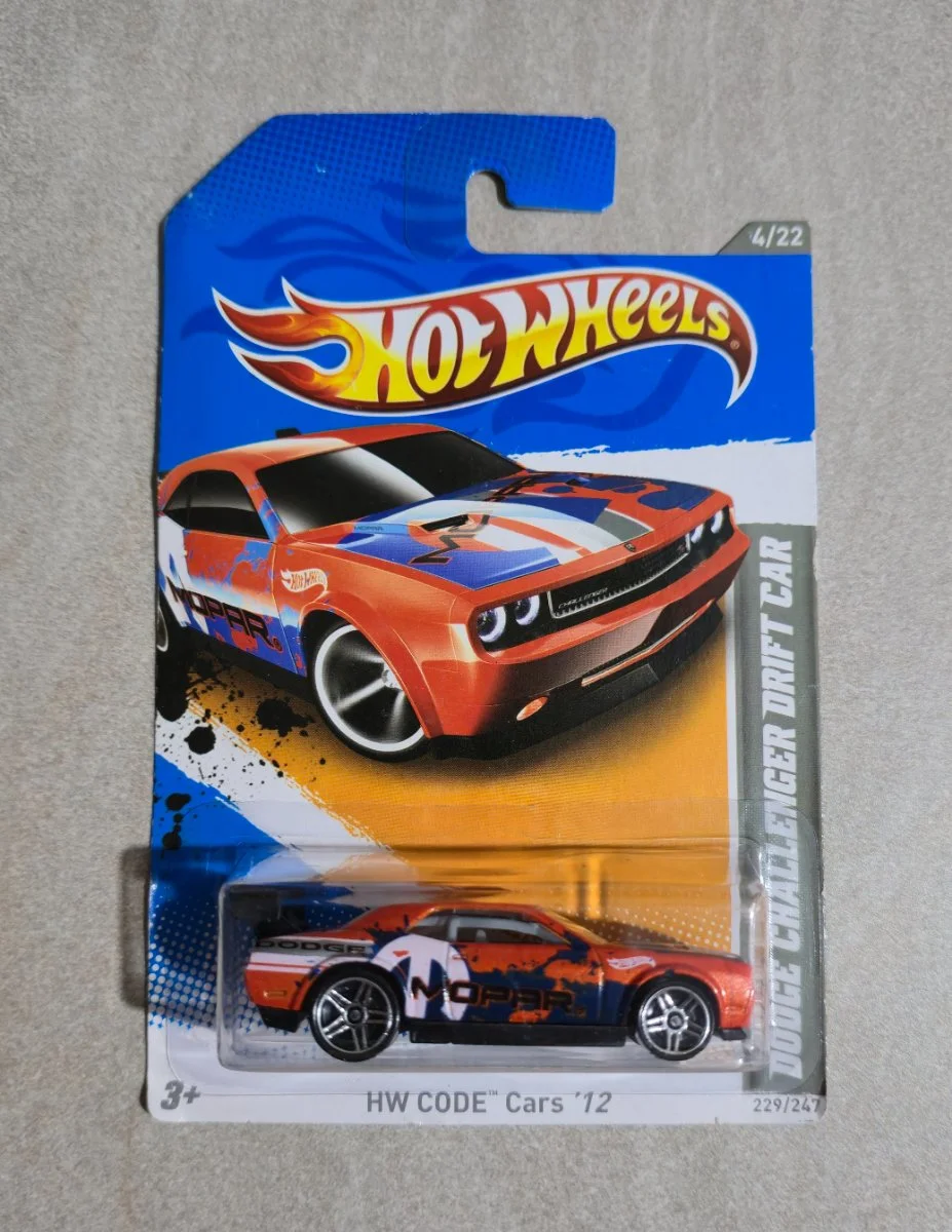 Hot Wheels Dodge Challenger Drift Car 1:64