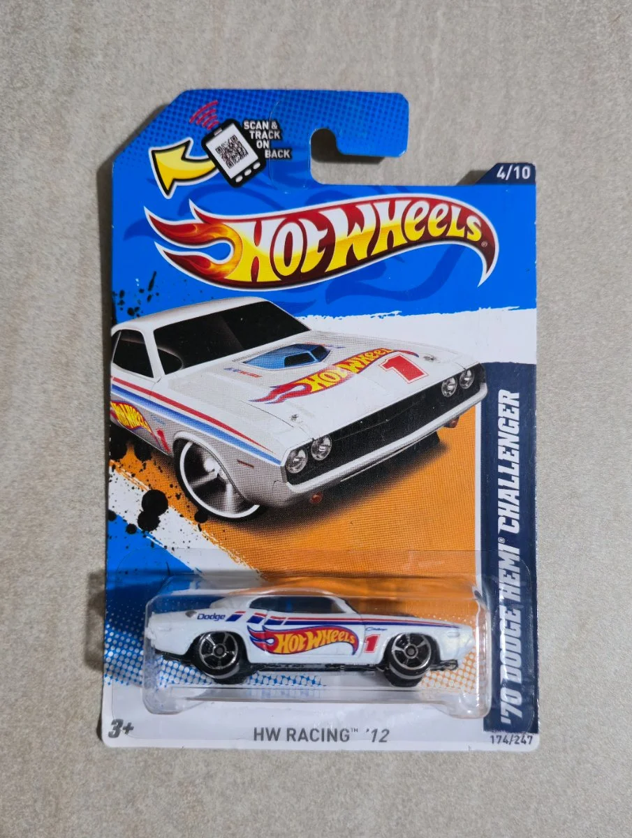 Hot Wheels '70 Dodge Hemi Challenger 1:64