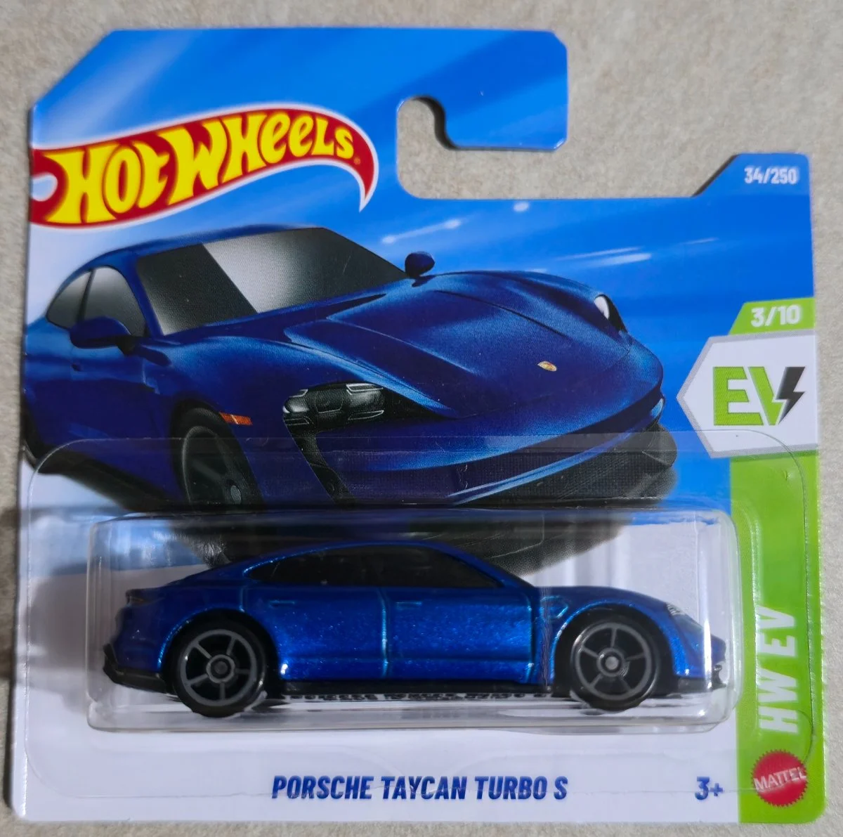 Hot Wheels Porsche Taycan Turbo S 1:64
