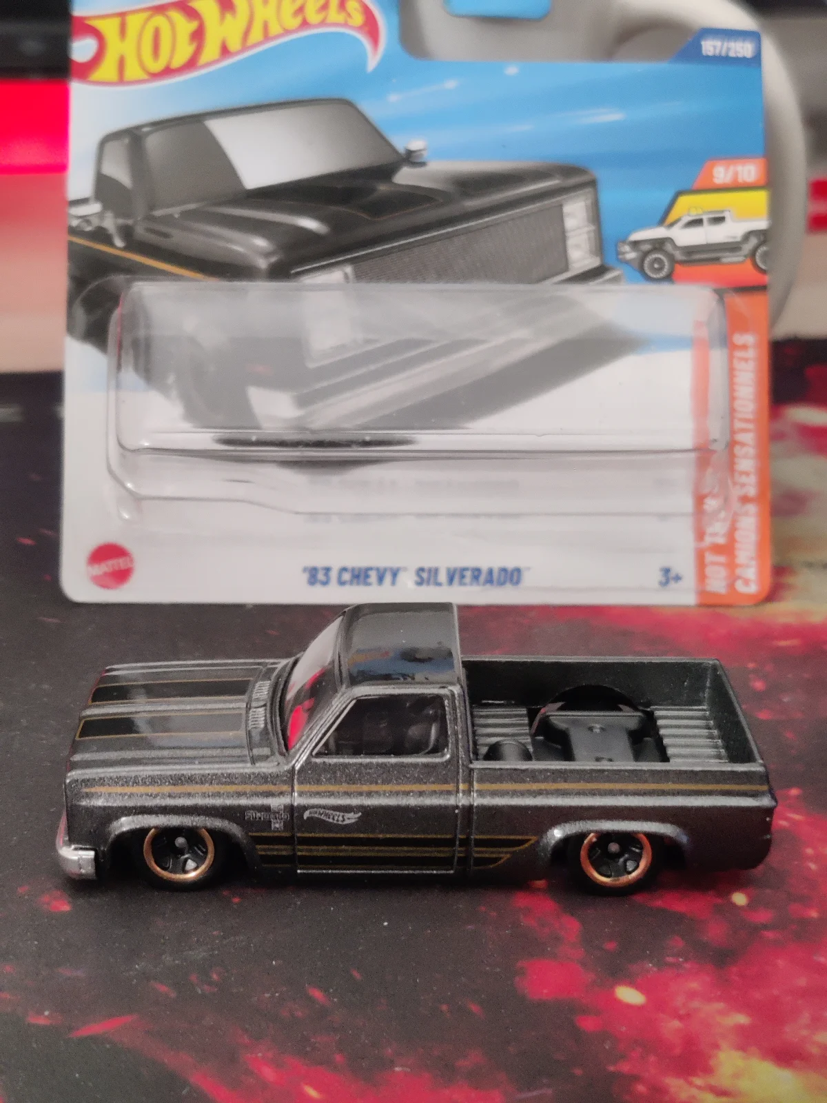 Hot Wheels '83 Chevy Silverado 1:64