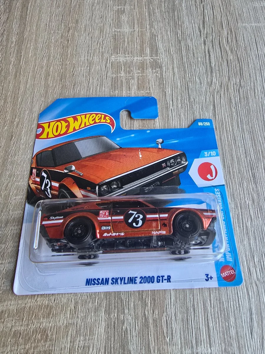 Hot Wheels NISSAN SKYLINE 2000 GT-R 1:64