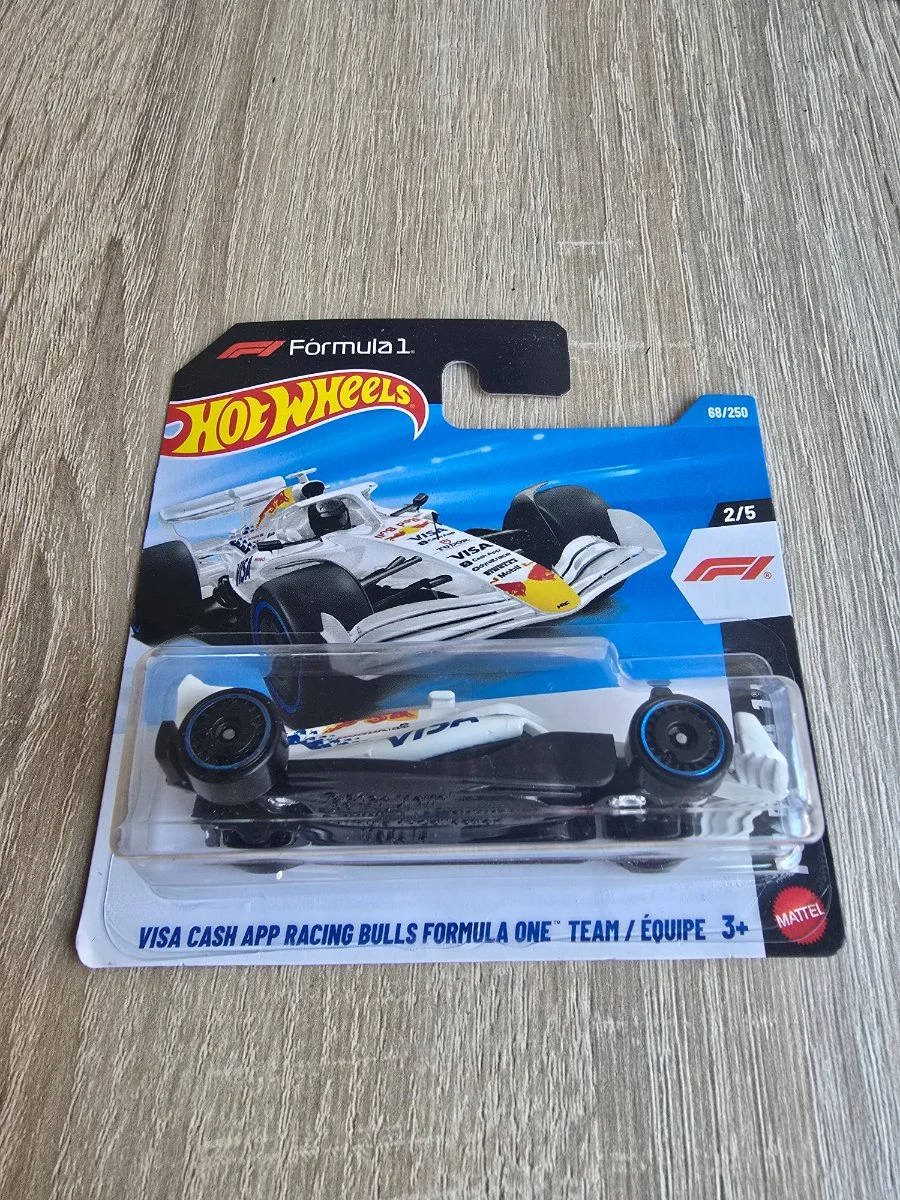 Hot Wheels VISA CASH APP RACING BULLS FORMULA ONE TEAM / ÉQUIPE 1:64