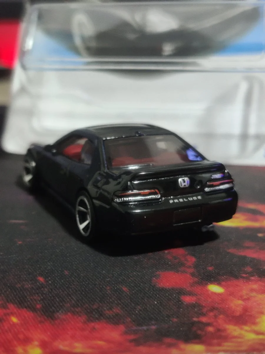 Hot Wheels '98 Honda Prelude 1:64
