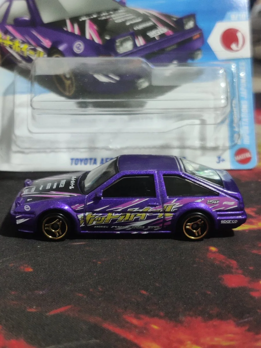 Hot Wheels Toyota AE86 Sprinter Trueno 1:64